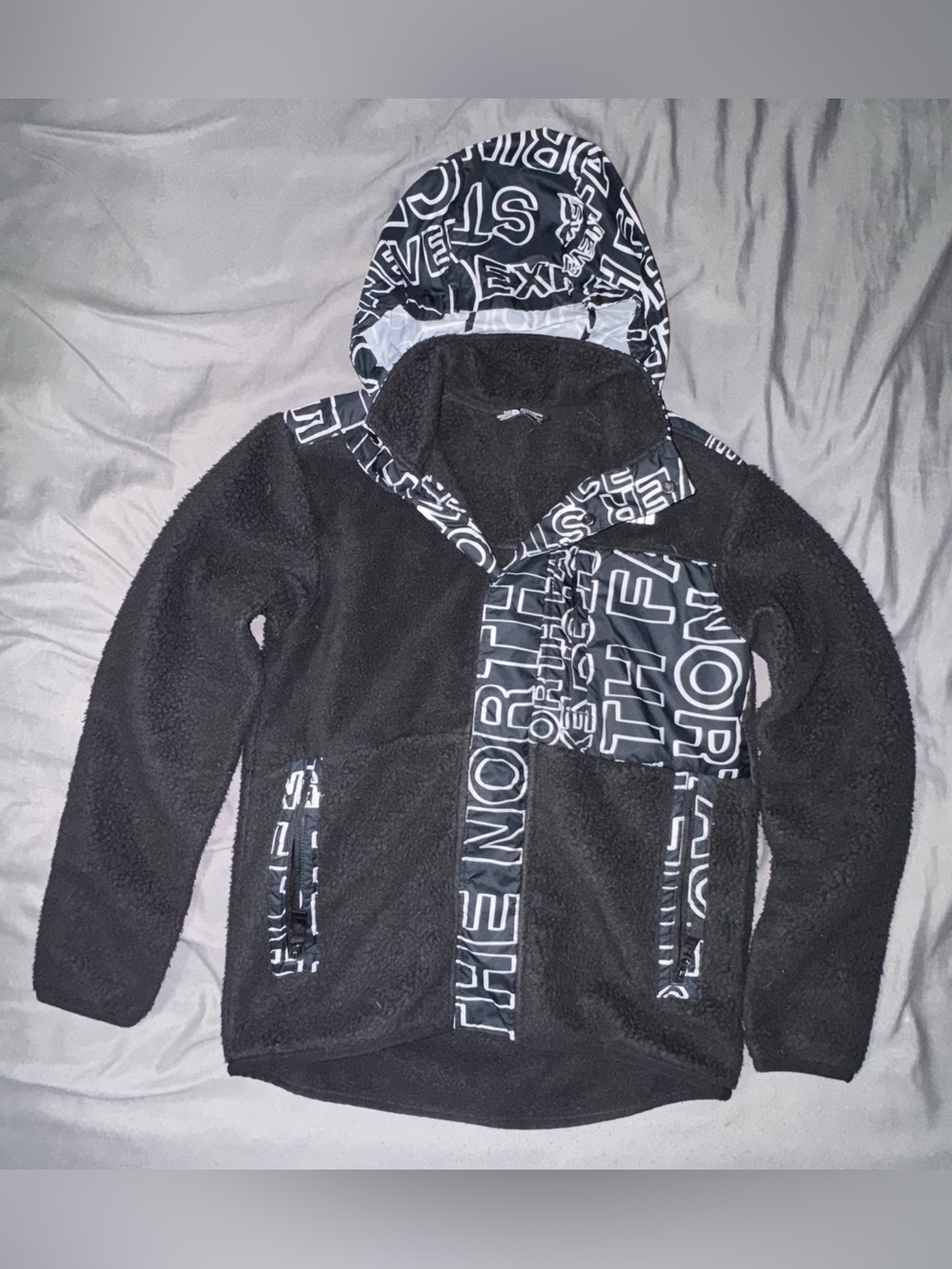 The North Face Boys L 12 Sherpa Fleece Hooded Jacket Black Never Stop Exploring